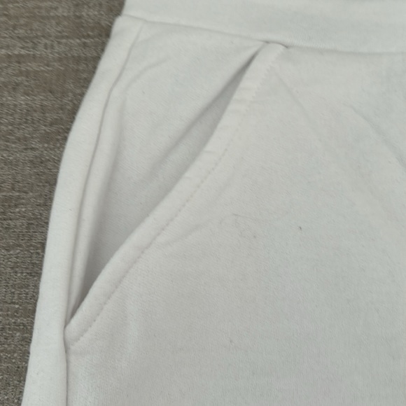 - PEANUTS Snoopy -JR white shorts with drawstring. Size XL. NWT. - Picture 5 of 8